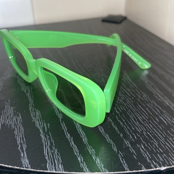 Neon Things - Picture 2 of 4